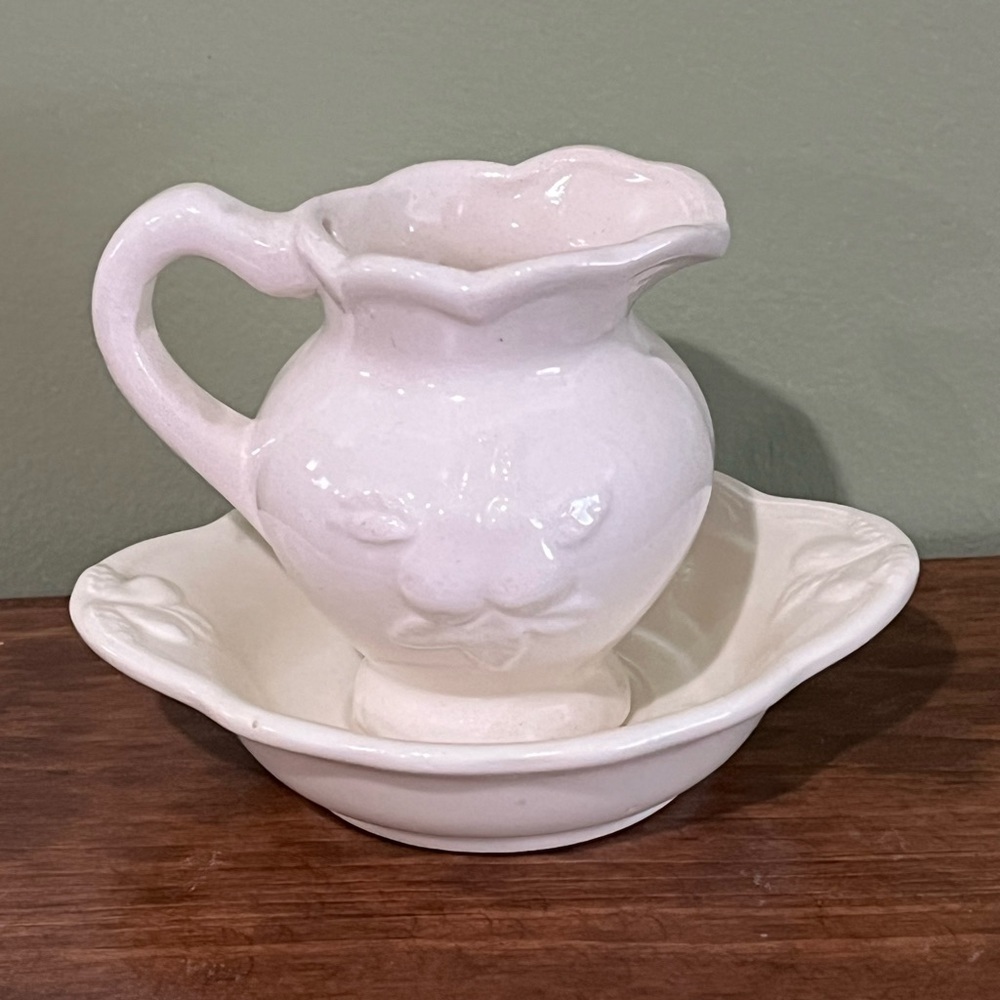 CERAMIC VINTAGE MINI BOWL AND PITCHER SET